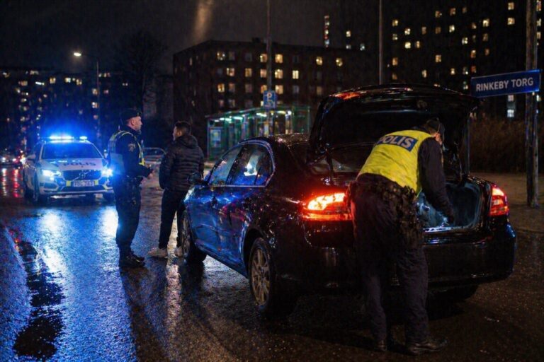 Säkerhetszoner och kroppsvisitation – När polisen får muddra dig utan misstanke